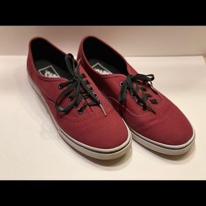 Maroon Vans authentic shoes. Woman’s 7 men’s 5.5